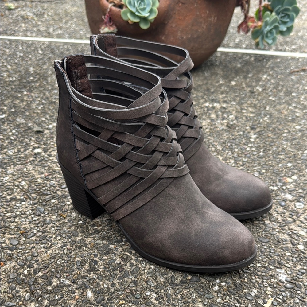 Women's Braided Ankle Boots - Rustic